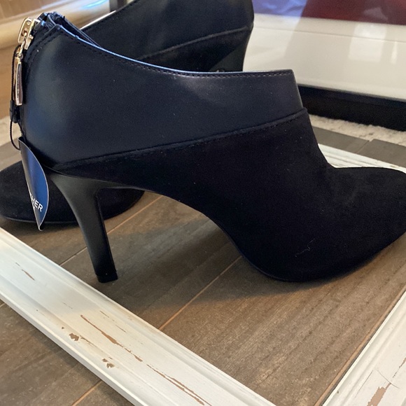 DONATED Alfani genuine leather heeled booties. Black. Size 7M. Brand new - Picture 5 of 8